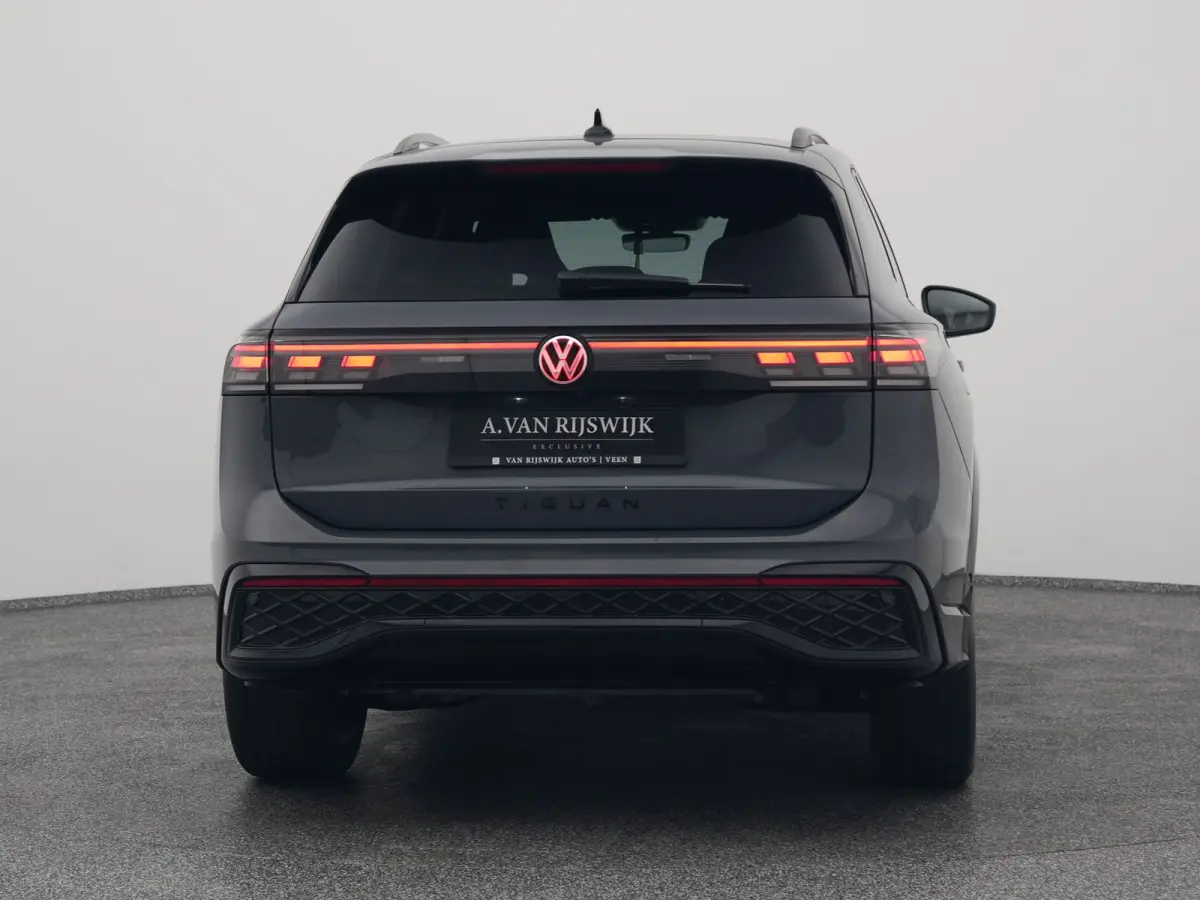 1.5 eHybrid R-Line Edition | PANO | ADAPTIVE | CAMERA | STOELMASSAGE