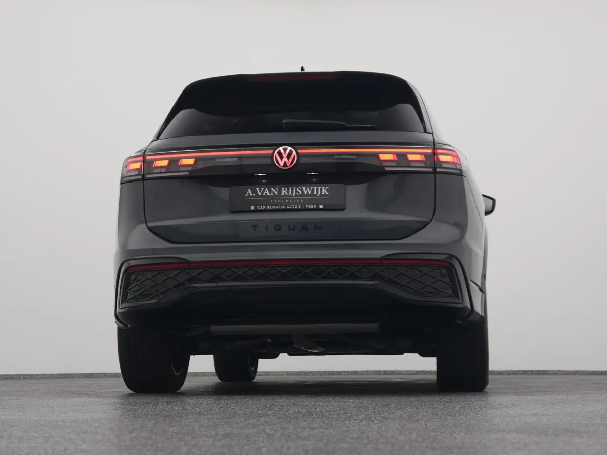 1.5 eHybrid R-Line Edition | PANO | ADAPTIVE | CAMERA | STOELMASSAGE