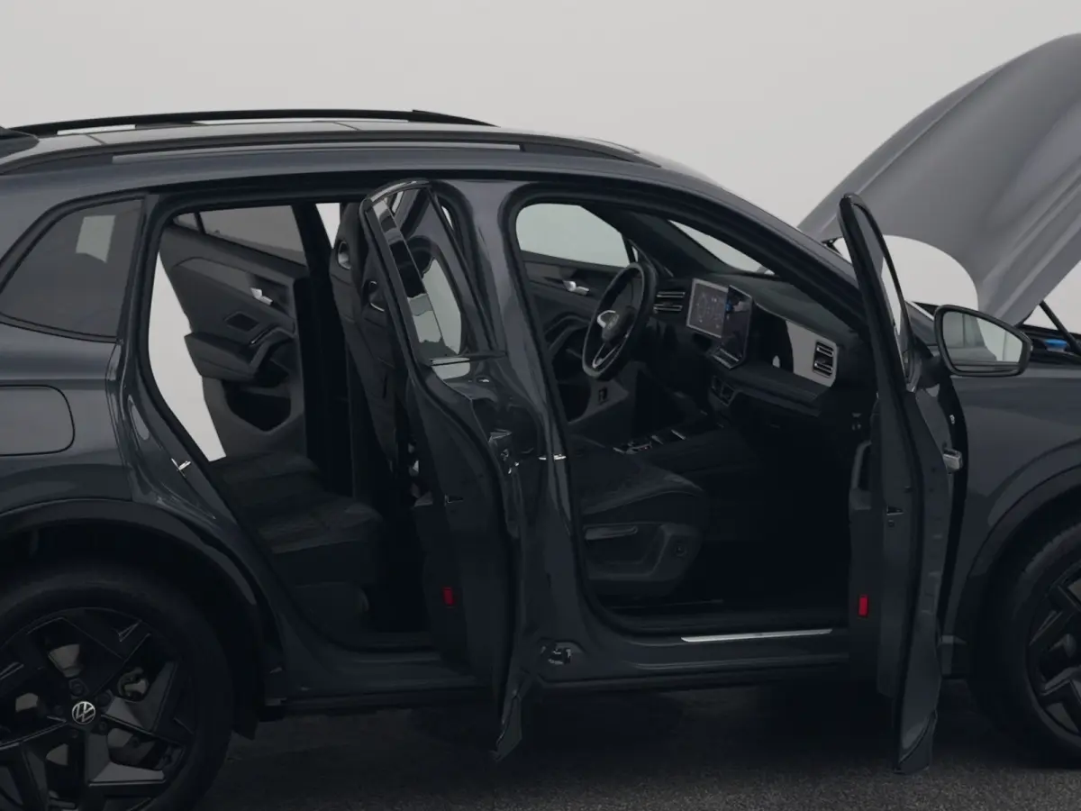 1.5 eHybrid R-Line Edition | PANO | ADAPTIVE | CAMERA | STOELMASSAGE