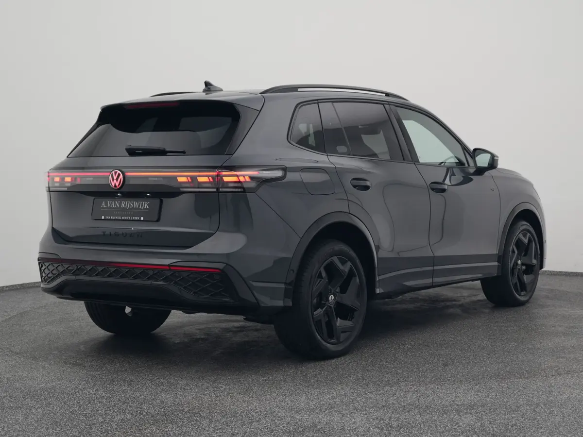 1.5 eHybrid R-Line Edition | PANO | ADAPTIVE | CAMERA | STOELMASSAGE