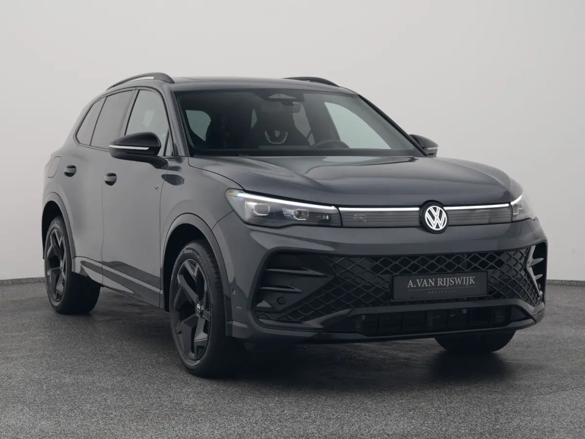 1.5 eHybrid R-Line Edition | PANO | ADAPTIVE | CAMERA | STOELMASSAGE