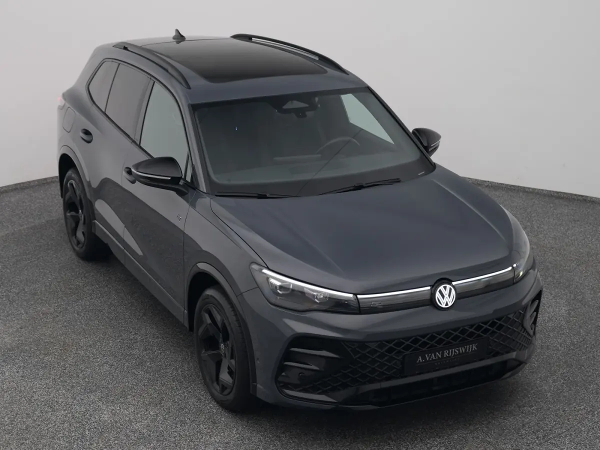 1.5 eHybrid R-Line Edition | PANO | ADAPTIVE | CAMERA | STOELMASSAGE