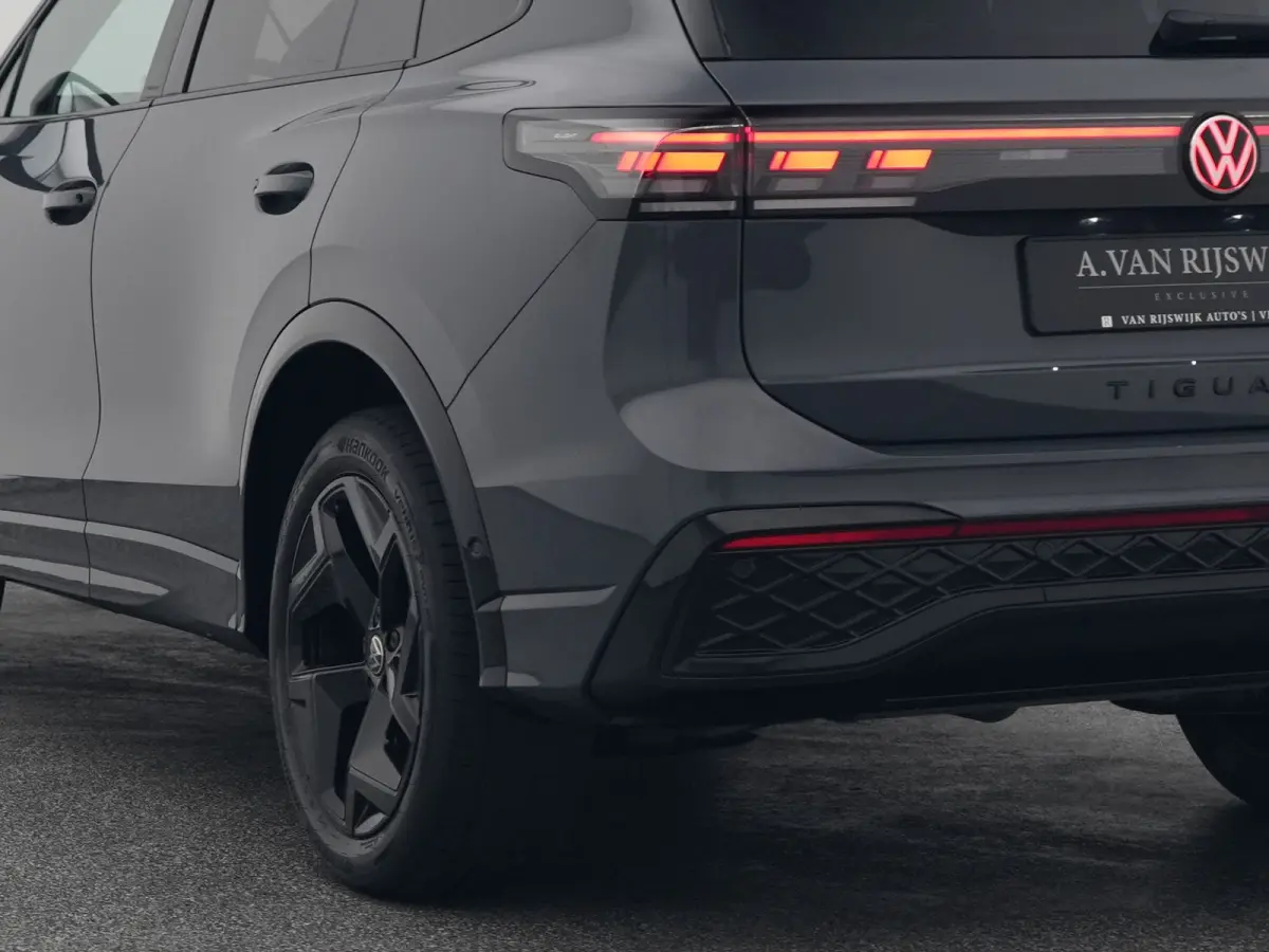 1.5 eHybrid R-Line Edition | PANO | ADAPTIVE | CAMERA | STOELMASSAGE