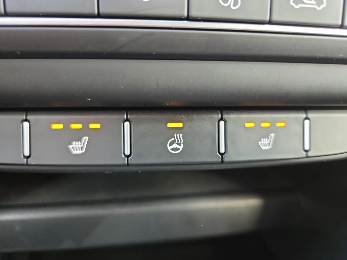 1.0 T-GDi GT-Line Business Edition Dealer onderhouden | Fabrieksgarantie t/ m 27-9-2028 +3x 1 jaar* | NAP