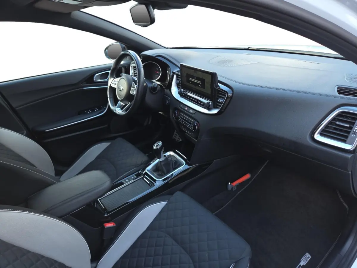 1.0 T-GDi GT-Line Business Edition Dealer onderhouden | Fabrieksgarantie t/ m 27-9-2028 +3x 1 jaar* | NAP