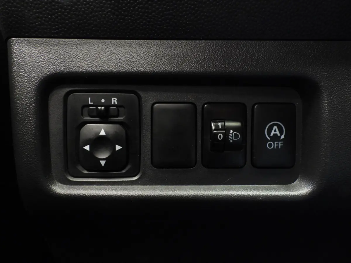1.0i Active NAVI/AIRCO/BLUETOOTH/LMV!