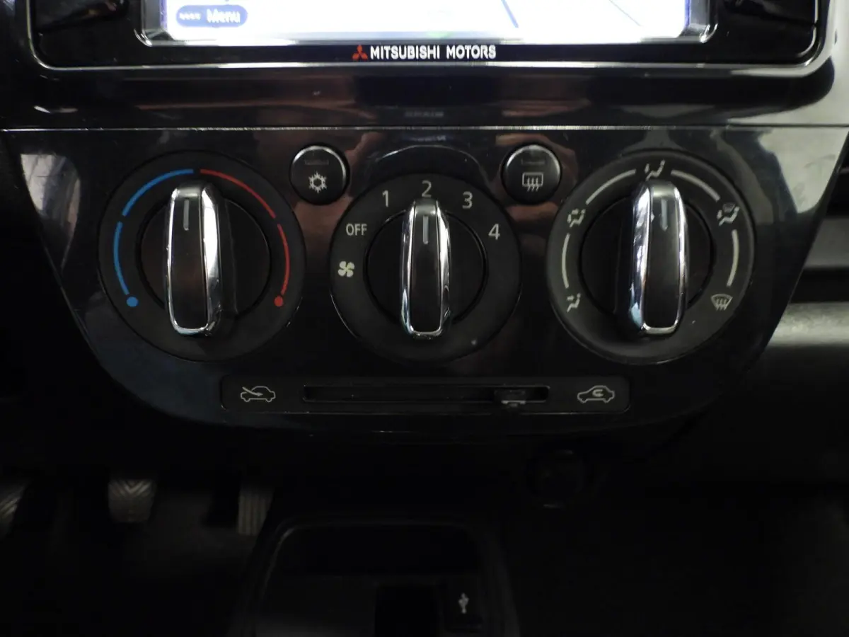 1.0i Active NAVI/AIRCO/BLUETOOTH/LMV!