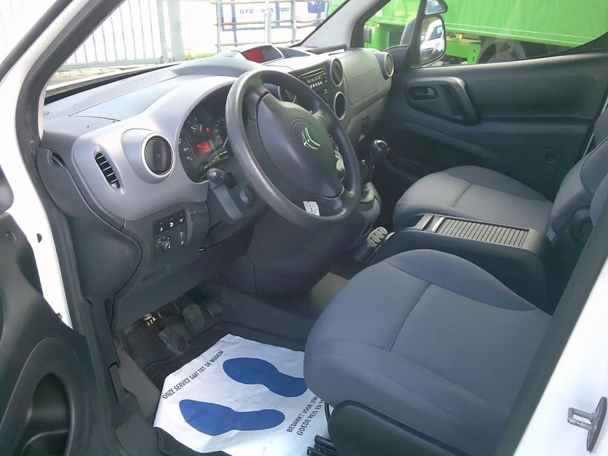 1.6 BlueHDI 100 Club S&S VOORZIEN VAN AIRCO+CRUISE !! BTW/BPM VRIJ!!