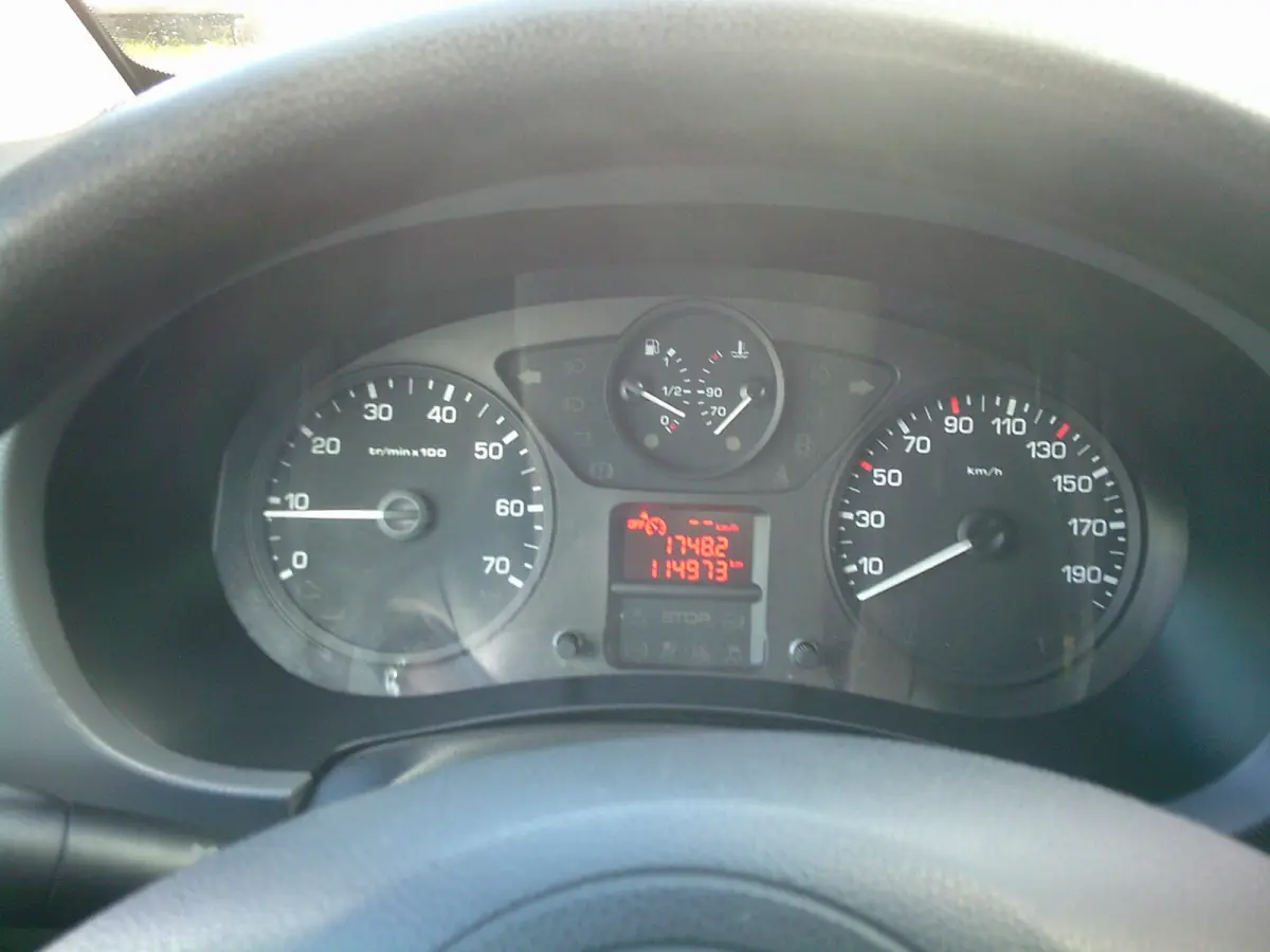 1.6 BlueHDI 100 Club S&S VOORZIEN VAN AIRCO+CRUISE !! BTW/BPM VRIJ!!