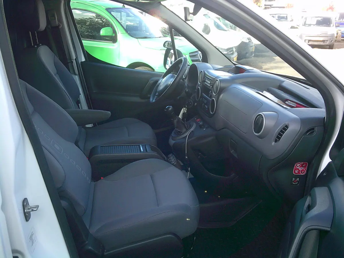 1.6 BlueHDI 100 Club S&S VOORZIEN VAN AIRCO+CRUISE !! BTW/BPM VRIJ!!