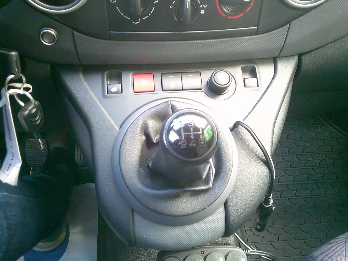 1.6 BlueHDI 100 Club S&S VOORZIEN VAN AIRCO+CRUISE !! BTW/BPM VRIJ!!