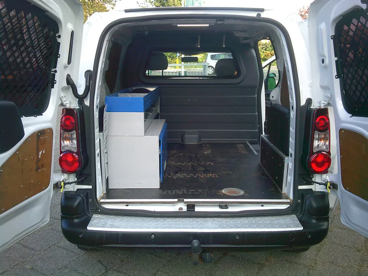 1.6 BlueHDI 100 Club S&S VOORZIEN VAN AIRCO+CRUISE !! BTW/BPM VRIJ!!
