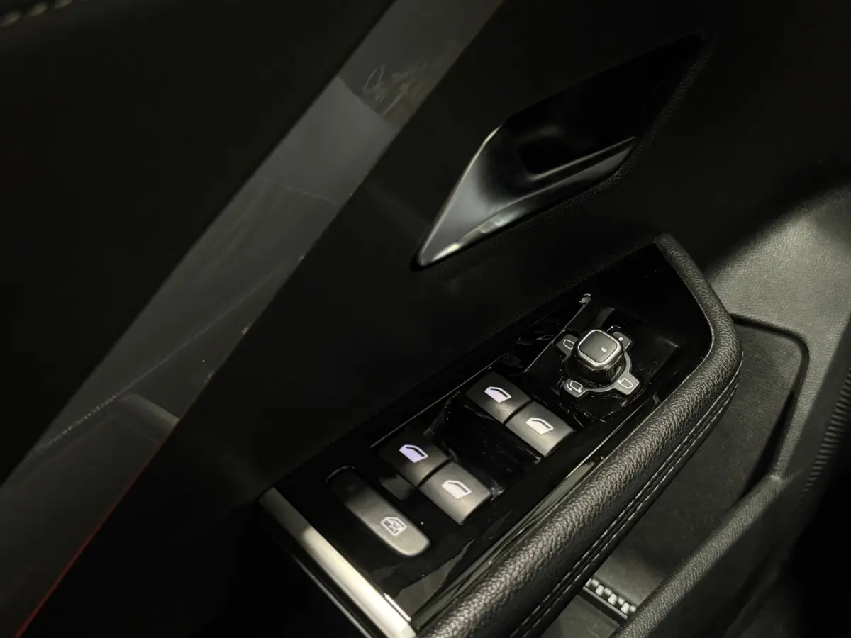 1.2 Turbo GS |LED | CarPlay | Dodehoek | 360° Camera | Stoelverwarming | Cruise | Parkeersensor