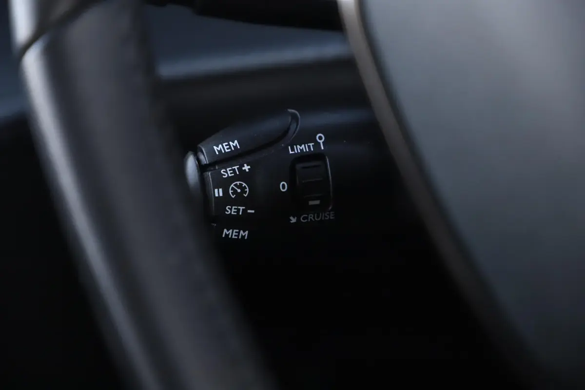 1.2 PureTech Active Carplay Android Navigatie Airco Cruise Control Elektrische Ramen