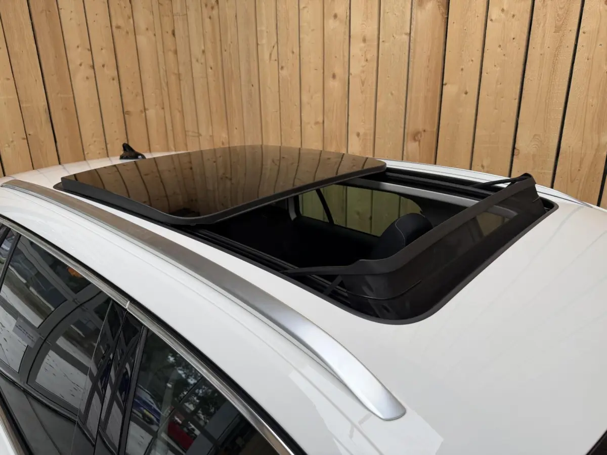 1.0 e-TSI Business Edition Plus Automaat | Apple CarPlay/Android Auto | Adaptieve cruise control | Dode hoek detectie | LED verlichting | Panoramadak | Parkeersensoren voor en achter | Stoel