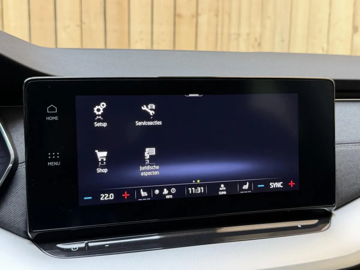 1.0 e-TSI Business Edition Plus Automaat | Apple CarPlay/Android Auto | Adaptieve cruise control | Dode hoek detectie | LED verlichting | Panoramadak | Parkeersensoren voor en achter | Stoel