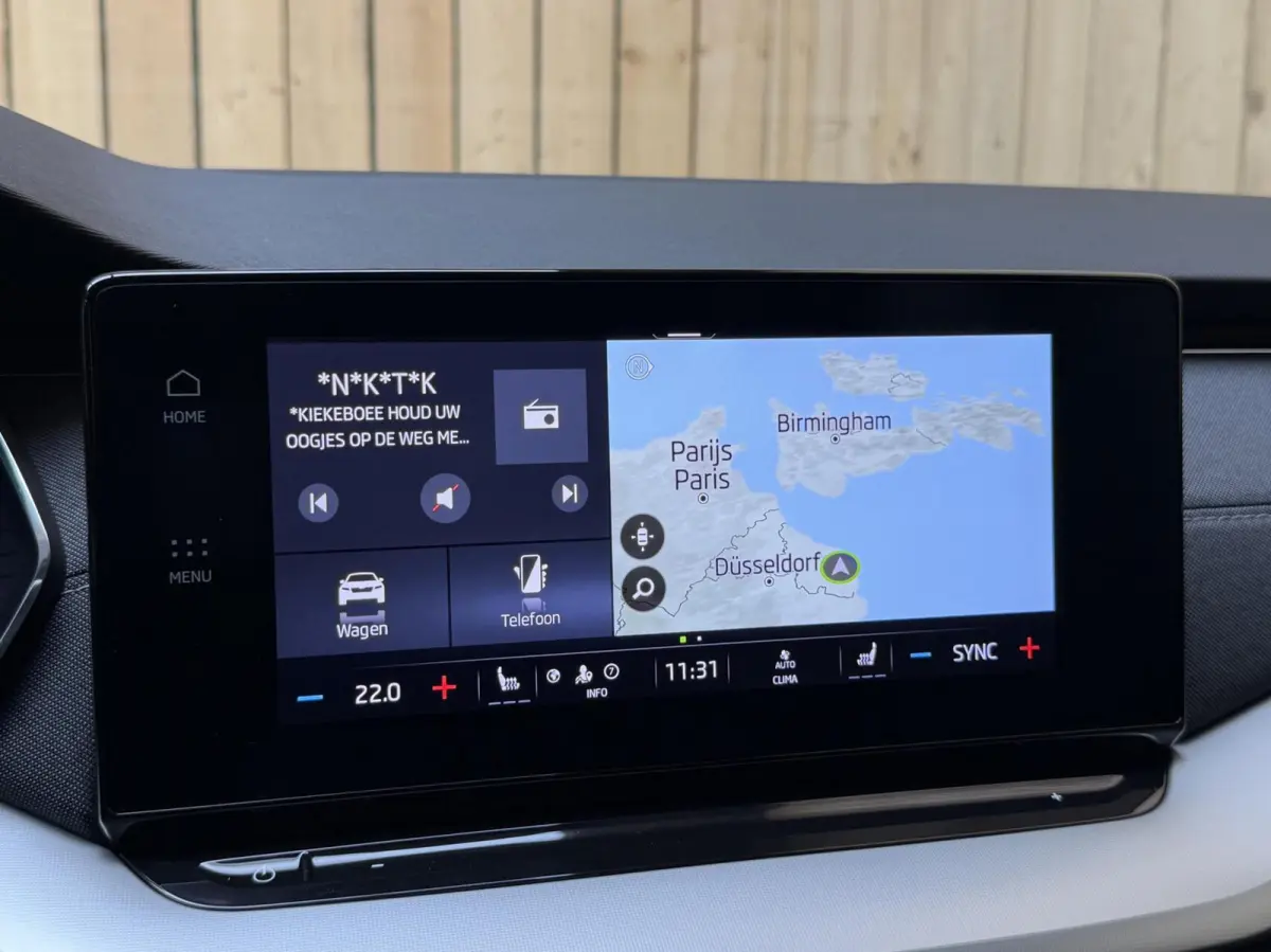 1.0 e-TSI Business Edition Plus Automaat | Apple CarPlay/Android Auto | Adaptieve cruise control | Dode hoek detectie | LED verlichting | Panoramadak | Parkeersensoren voor en achter | Stoel