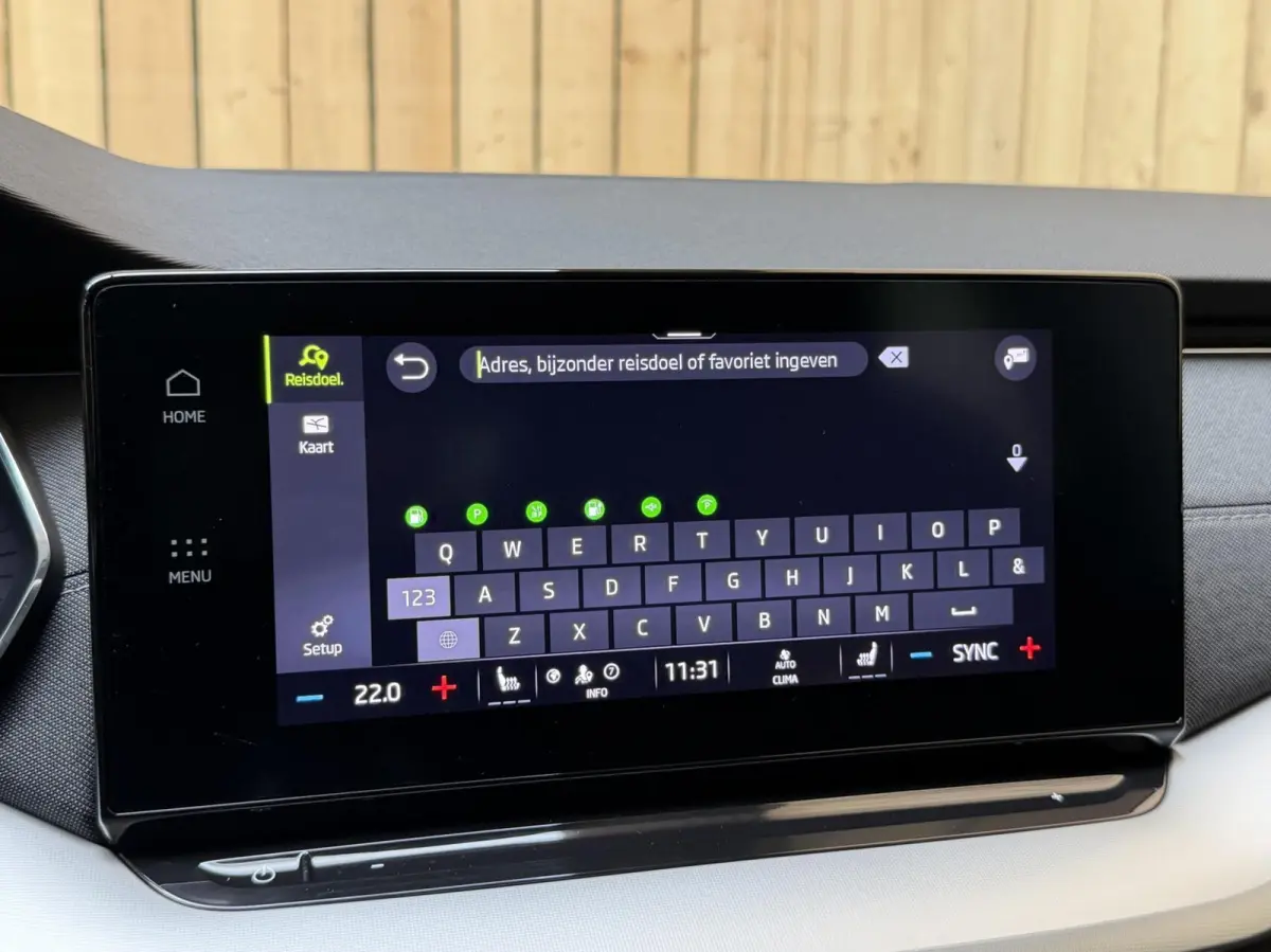 1.0 e-TSI Business Edition Plus Automaat | Apple CarPlay/Android Auto | Adaptieve cruise control | Dode hoek detectie | LED verlichting | Panoramadak | Parkeersensoren voor en achter | Stoel