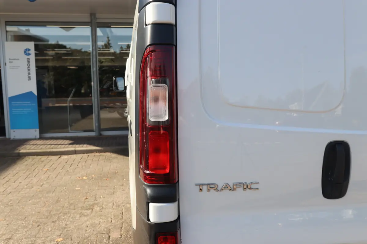 1.6 dCi T29 L2H1 Comfort Energy | Extra Verhoogd | Dubbele Schuifdeur | Imperiaal | Trekhaak | Complete Inbouw | Parkeersensoren | Airco | Cruise | Navi By App |