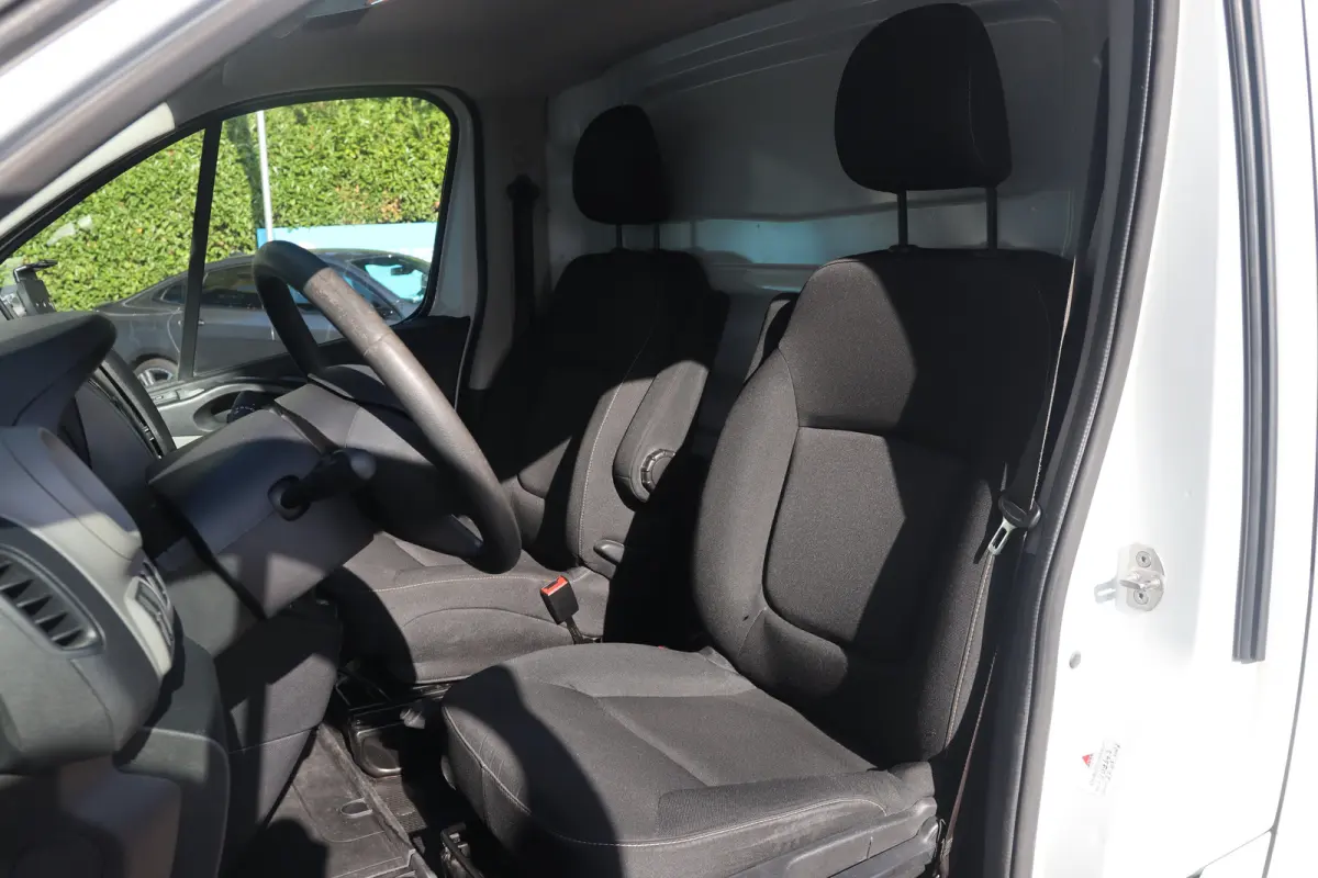 1.6 dCi T29 L2H1 Comfort Energy | Extra Verhoogd | Dubbele Schuifdeur | Imperiaal | Trekhaak | Complete Inbouw | Parkeersensoren | Airco | Cruise | Navi By App |