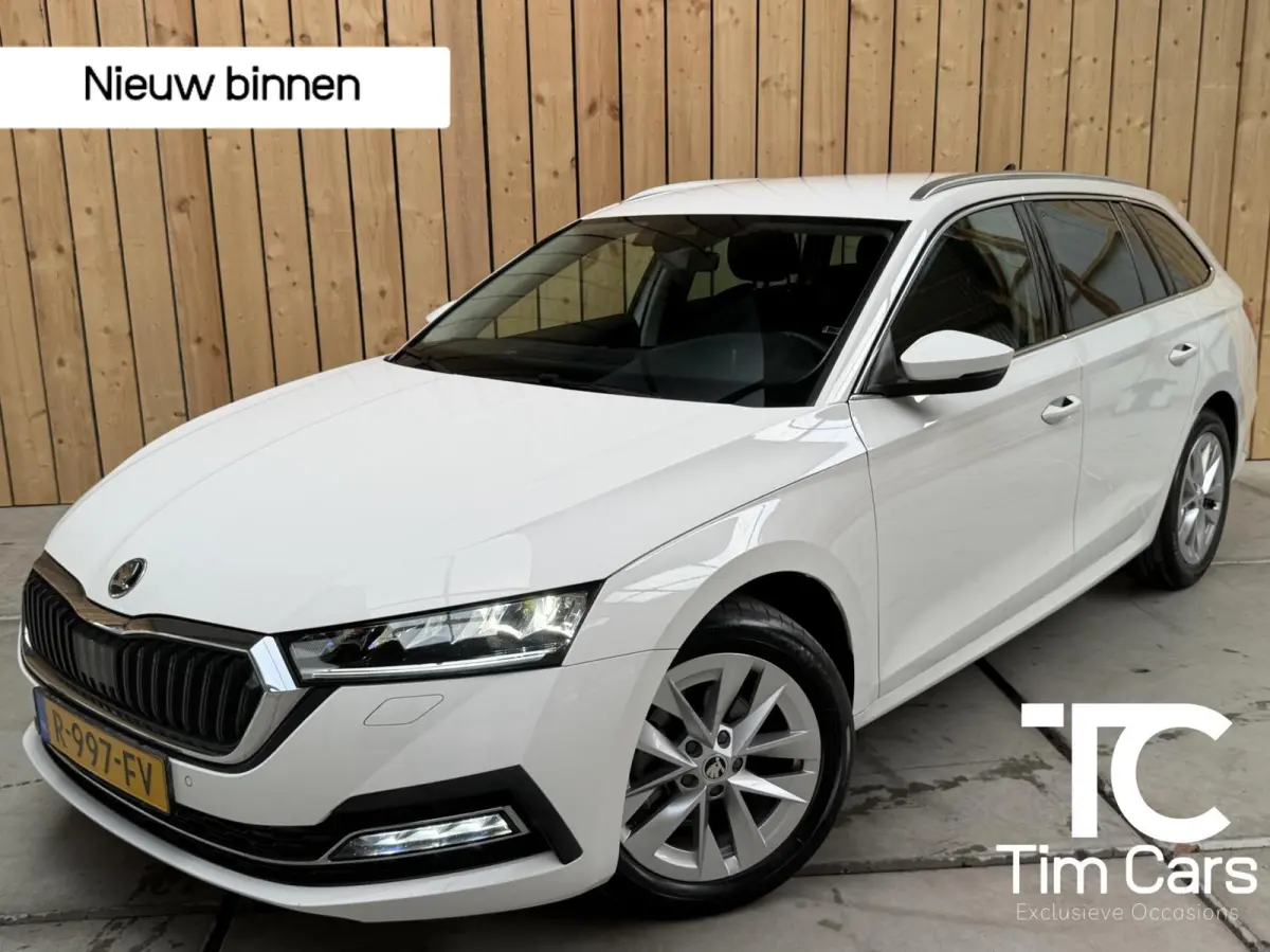 1.0 TSI Business Edition Plus Apple CarPlay/Android Auto | Adaptieve cruise control | Dode hoek detectie | LED koplampen | Navigatiesysteem | Stoel en stuurwielverwarming | Parkeersensoren v