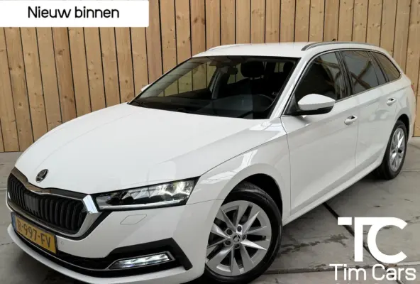 1.0 TSI Business Edition Plus Apple CarPlay/Android Auto | Adaptieve cruise control | Dode hoek detectie | LED koplampen | Navigatiesysteem | Stoel en stuurwielverwarming | Parkeersensoren v