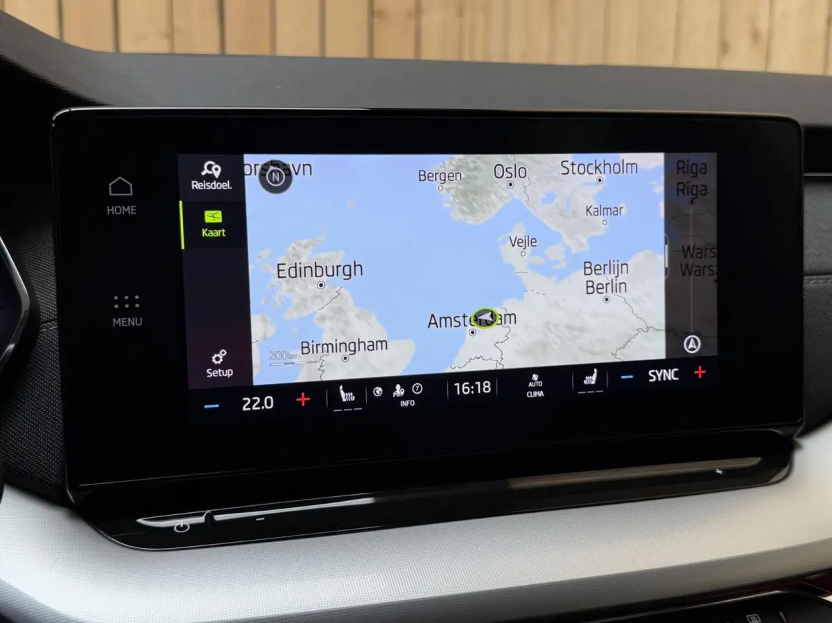 1.0 TSI Business Edition Plus Apple CarPlay/Android Auto | Adaptieve cruise control | Dode hoek detectie | LED koplampen | Navigatiesysteem | Stoel en stuurwielverwarming | Parkeersensoren v