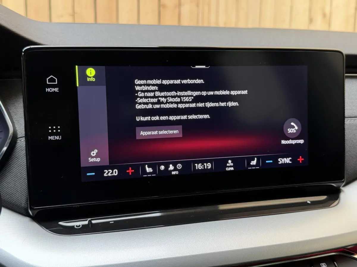 1.0 TSI Business Edition Plus Apple CarPlay/Android Auto | Adaptieve cruise control | Dode hoek detectie | LED koplampen | Navigatiesysteem | Stoel en stuurwielverwarming | Parkeersensoren v