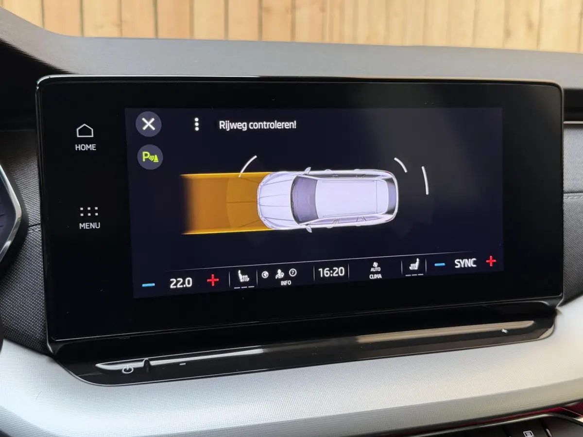 1.0 TSI Business Edition Plus Apple CarPlay/Android Auto | Adaptieve cruise control | Dode hoek detectie | LED koplampen | Navigatiesysteem | Stoel en stuurwielverwarming | Parkeersensoren v