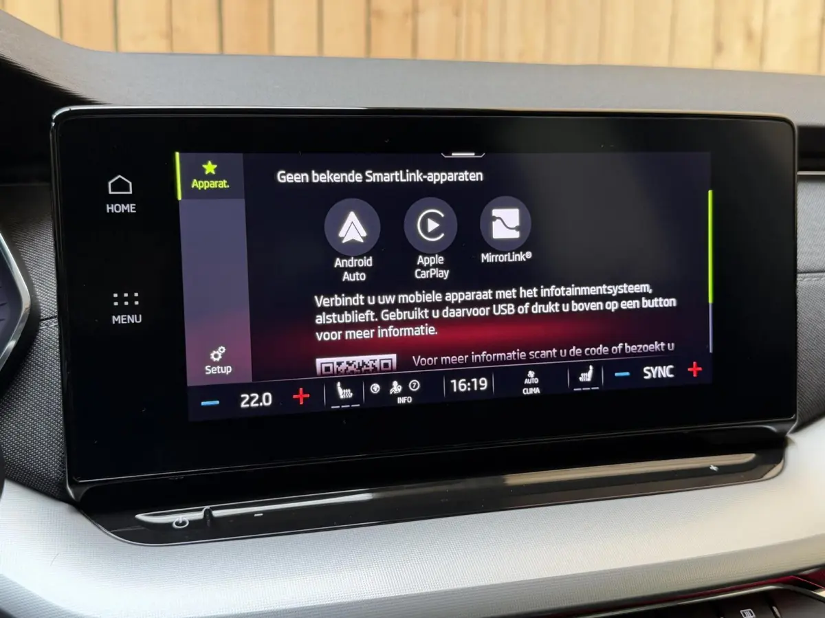 1.0 TSI Business Edition Plus Apple CarPlay/Android Auto | Adaptieve cruise control | Dode hoek detectie | LED koplampen | Navigatiesysteem | Stoel en stuurwielverwarming | Parkeersensoren v