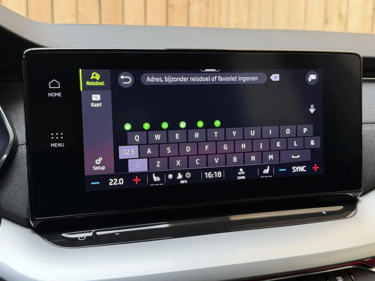 1.0 TSI Business Edition Plus Apple CarPlay/Android Auto | Adaptieve cruise control | Dode hoek detectie | LED koplampen | Navigatiesysteem | Stoel en stuurwielverwarming | Parkeersensoren v