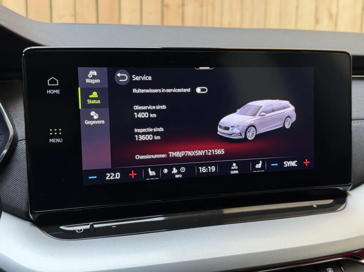 1.0 TSI Business Edition Plus Apple CarPlay/Android Auto | Adaptieve cruise control | Dode hoek detectie | LED koplampen | Navigatiesysteem | Stoel en stuurwielverwarming | Parkeersensoren v