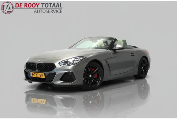 sDrive30i | 259PK | Mat Grijs (Frozen Grey II) | M-Sport | Nederlandse auto | Leder Elfenbeinweiss | HUD