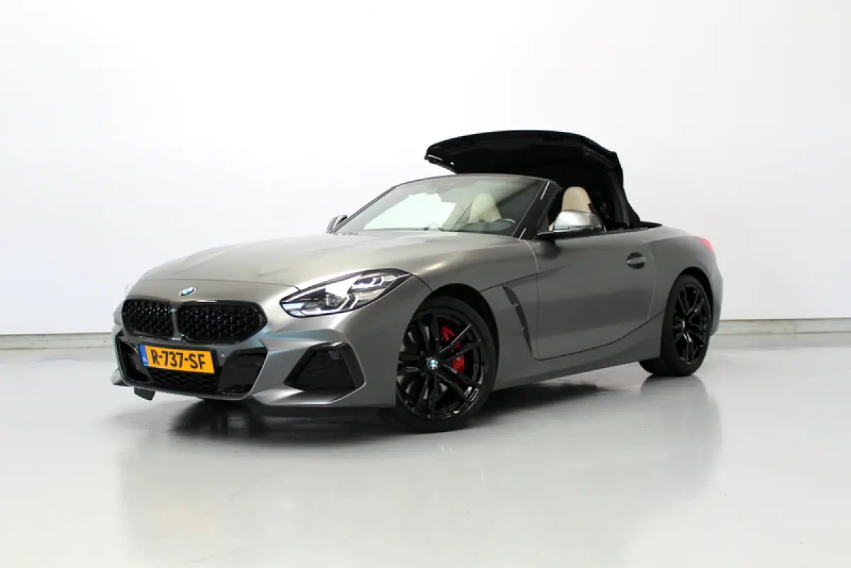 sDrive30i | 259PK | Mat Grijs (Frozen Grey II) | M-Sport | Nederlandse auto | Leder Elfenbeinweiss | HUD