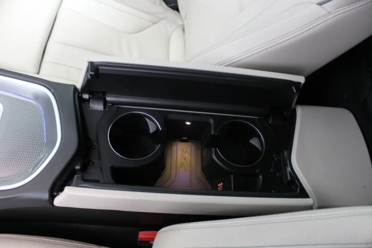 sDrive30i | 259PK | Mat Grijs (Frozen Grey II) | M-Sport | Nederlandse auto | Leder Elfenbeinweiss | HUD