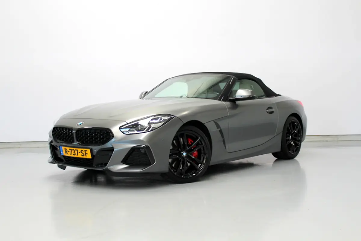 sDrive30i | 259PK | Mat Grijs (Frozen Grey II) | M-Sport | Nederlandse auto | Leder Elfenbeinweiss | HUD
