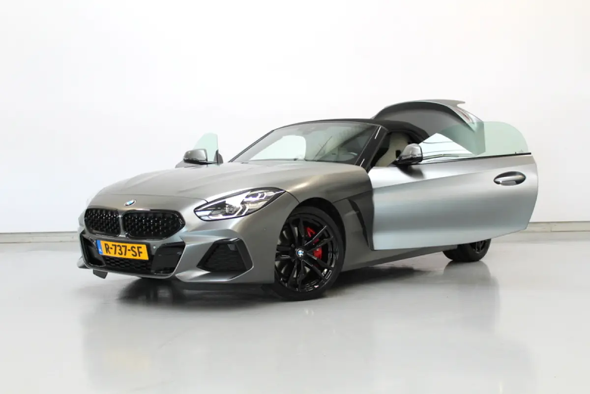 sDrive30i | 259PK | Mat Grijs (Frozen Grey II) | M-Sport | Nederlandse auto | Leder Elfenbeinweiss | HUD