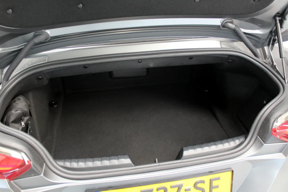 sDrive30i | 259PK | Mat Grijs (Frozen Grey II) | M-Sport | Nederlandse auto | Leder Elfenbeinweiss | HUD