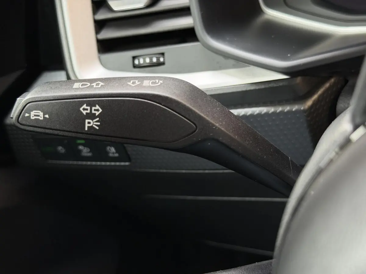 25 TFSI Pro Line Achteruitrijcamera | Apple CarPlay/Android Auto | Airconditioning | Cruise control | LED verlichting | Parkeersensoren voor en achter | Sportstoelen en stuurwiel | Voorstoel
