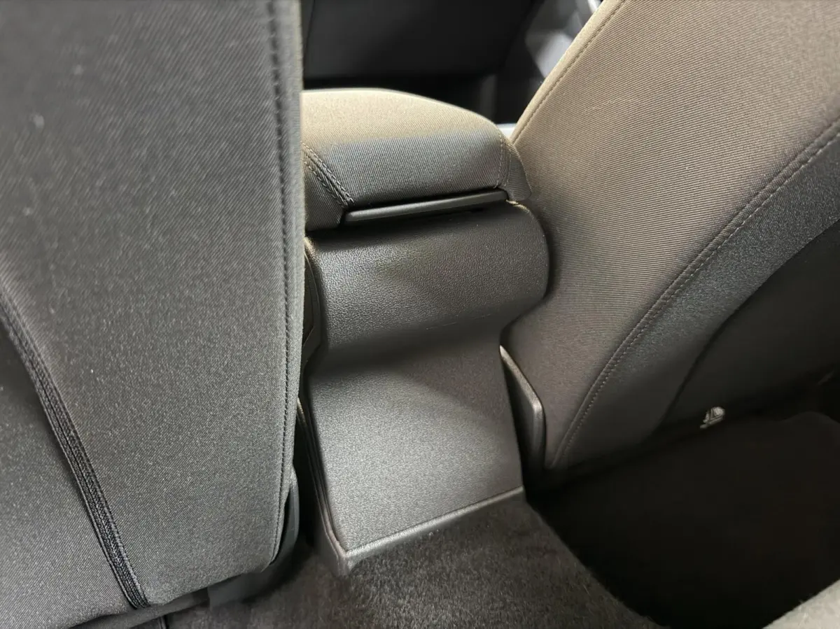 25 TFSI Pro Line Achteruitrijcamera | Apple CarPlay/Android Auto | Airconditioning | Cruise control | LED verlichting | Parkeersensoren voor en achter | Sportstoelen en stuurwiel | Voorstoel