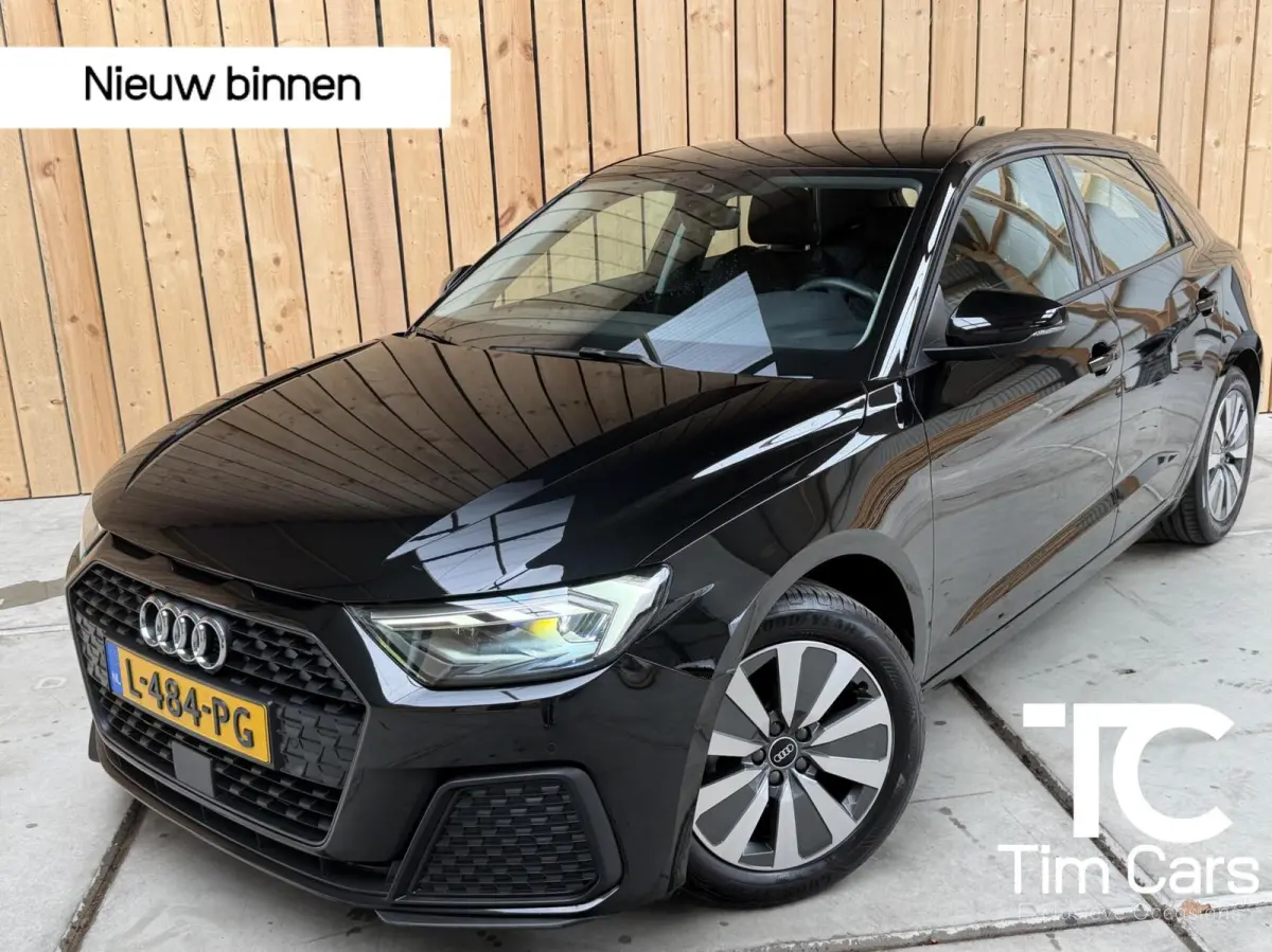 25 TFSI Pro Line Achteruitrijcamera | Apple CarPlay/Android Auto | Airconditioning | Cruise control | LED verlichting | Parkeersensoren voor en achter | Sportstoelen en stuurwiel | Voorstoel