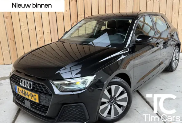 25 TFSI Pro Line Achteruitrijcamera | Apple CarPlay/Android Auto | Airconditioning | Cruise control | LED verlichting | Parkeersensoren voor en achter | Sportstoelen en stuurwiel | Voorstoel