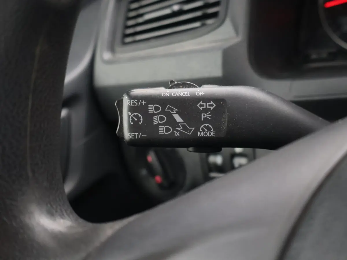 2.0 TDI L1H1 BMT TRENDLINE ZILVERGRIJS METALLIC | AIRCO | CRUISE CONTROL | EURO 6