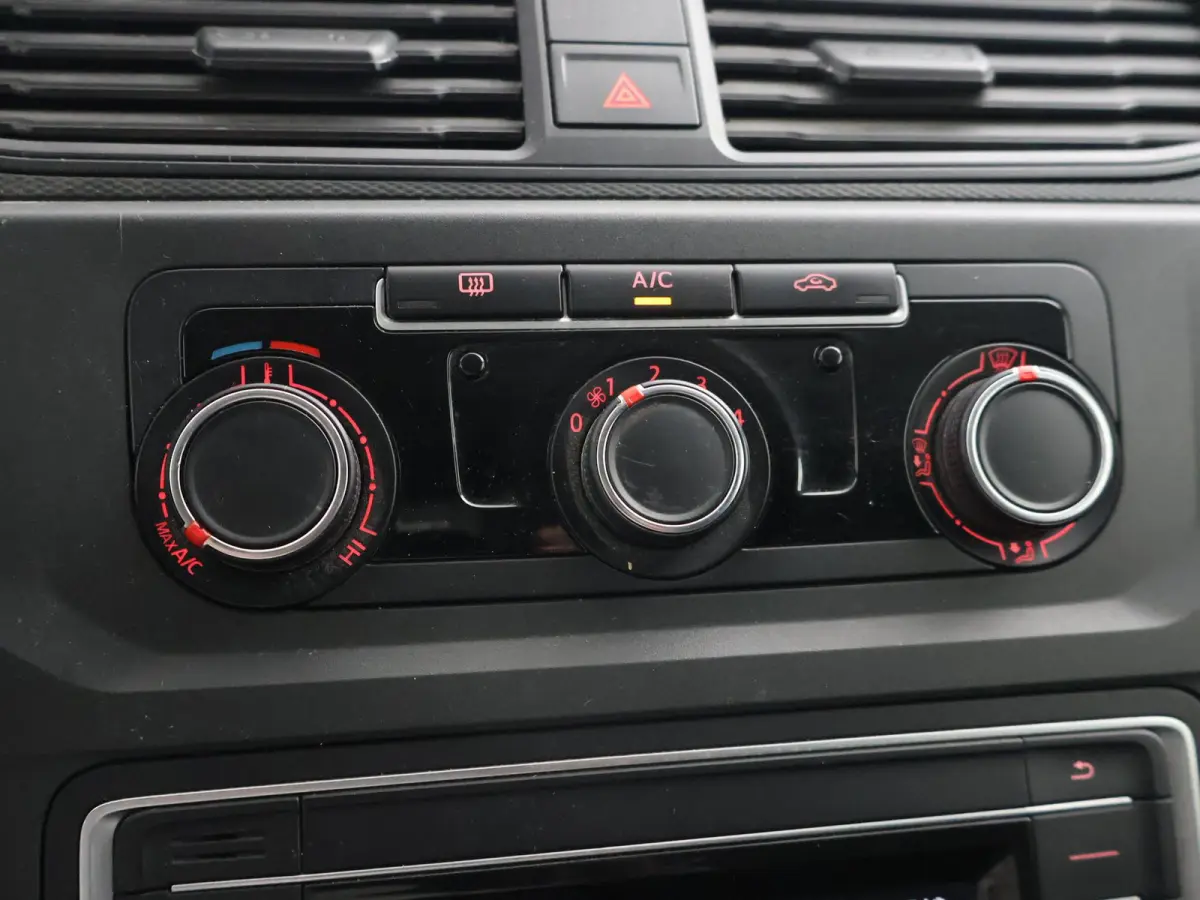 2.0 TDI L1H1 BMT TRENDLINE ZILVERGRIJS METALLIC | AIRCO | CRUISE CONTROL | EURO 6