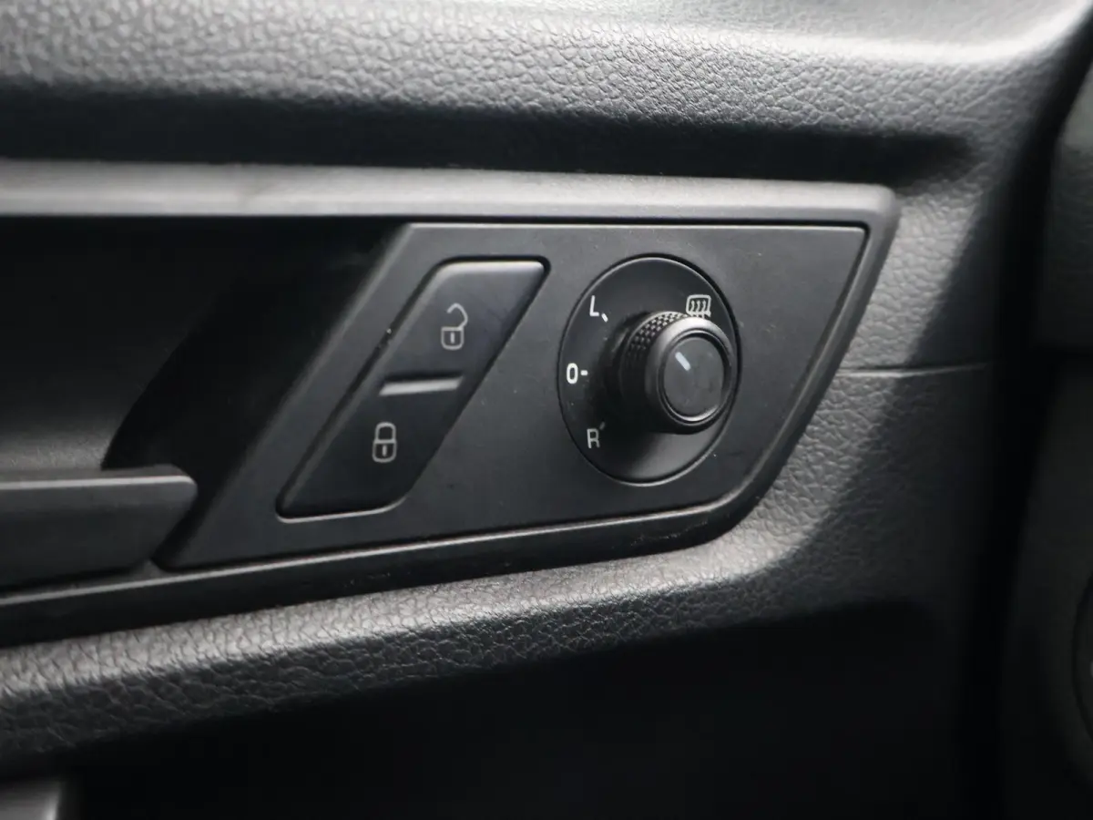 2.0 TDI L1H1 BMT TRENDLINE ZILVERGRIJS METALLIC | AIRCO | CRUISE CONTROL | EURO 6