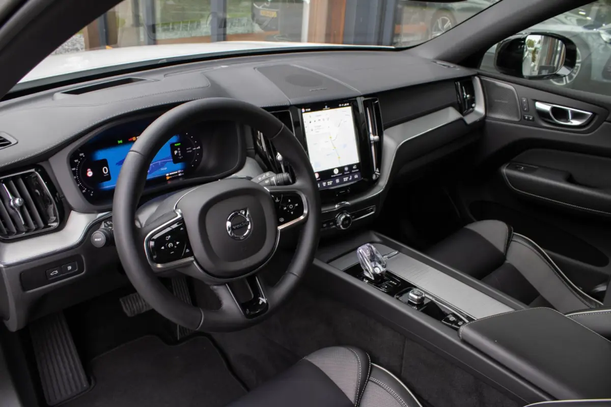 2.0 T6 PHEV AWD Ultimate Dark|Long Range|360 Camera|Stoelverwarming|Trekhaak|ACC