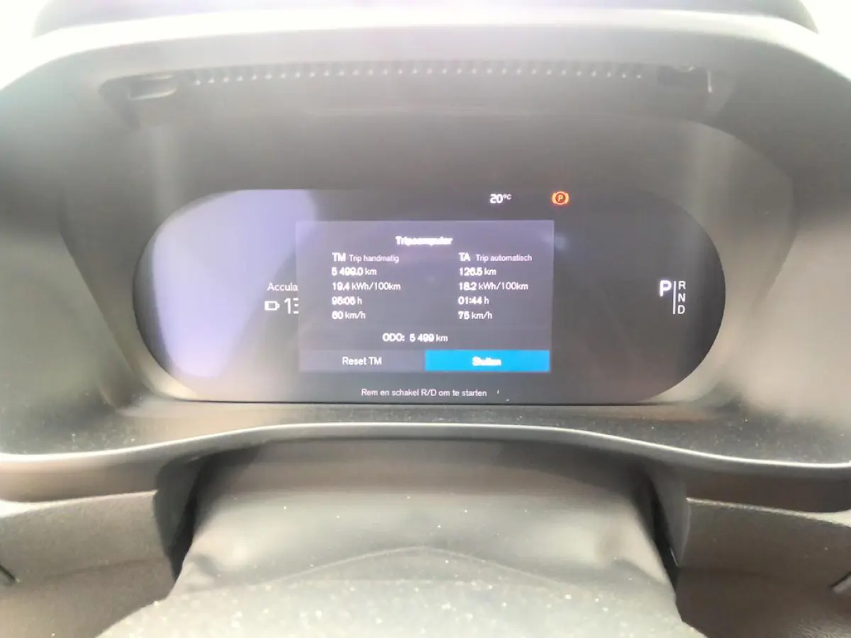 Single Motor Extended Range Ultra Europa 82 kWh 20" | Panodak | Nubuck bekleding | Trekhaak wegklapbaar