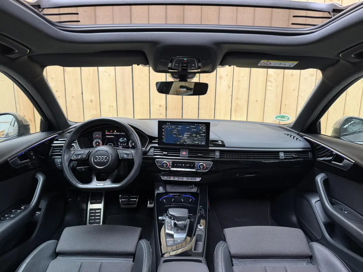 35 TFSI S edition Automaat | Achteruitrijcamera | Apple CarPlay/Android Auto | Cruise & climate control | Elektrisch glazen panorama-dak | Getint glas | Parkeersensoren voor en achter | Spor