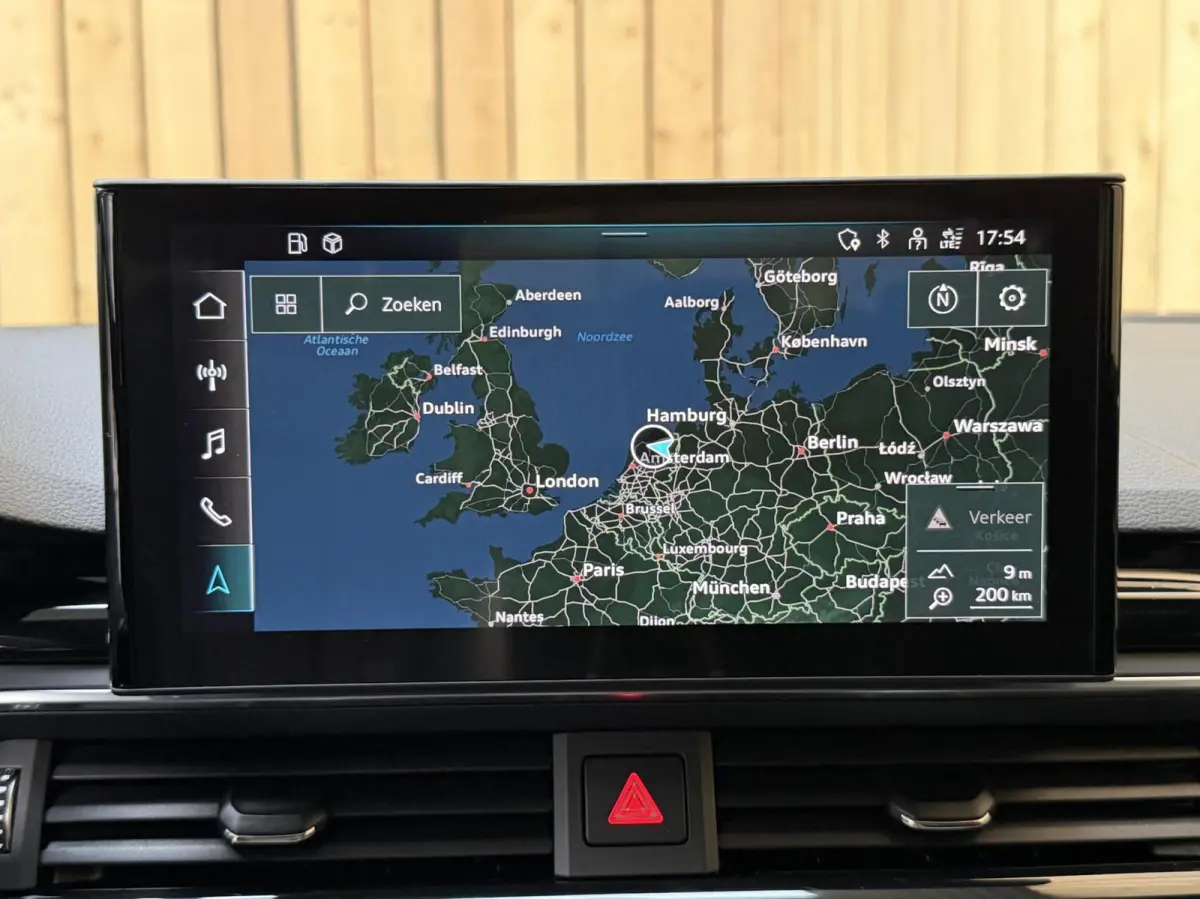 35 TFSI S edition Automaat | Achteruitrijcamera | Apple CarPlay/Android Auto | Cruise & climate control | Elektrisch glazen panorama-dak | Getint glas | Parkeersensoren voor en achter | Spor