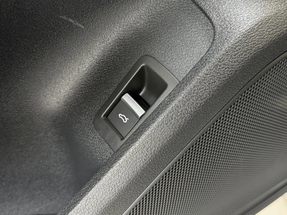 35 TFSI S edition Automaat | Achteruitrijcamera | Apple CarPlay/Android Auto | Cruise & climate control | Elektrisch glazen panorama-dak | Getint glas | Parkeersensoren voor en achter | Spor